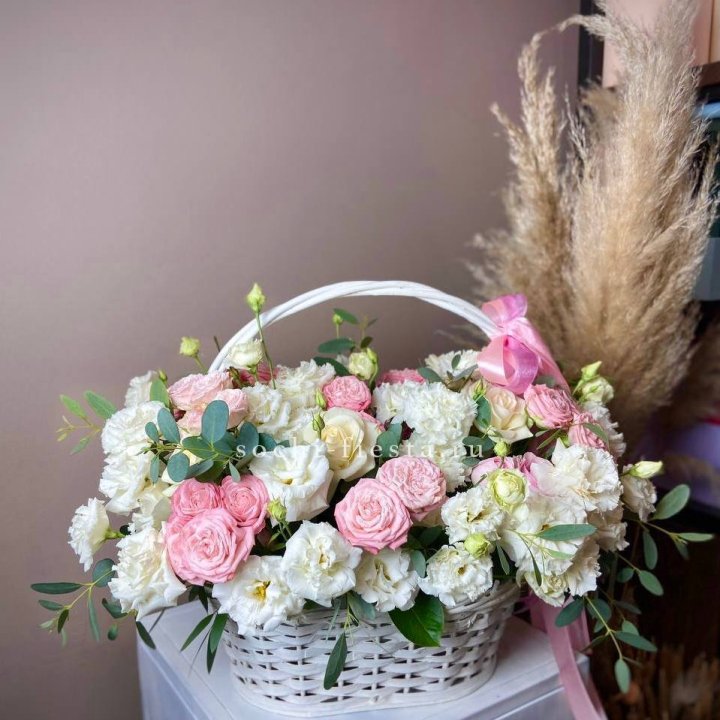 Цветочная корзина "Пинки вайт" в Шахтах