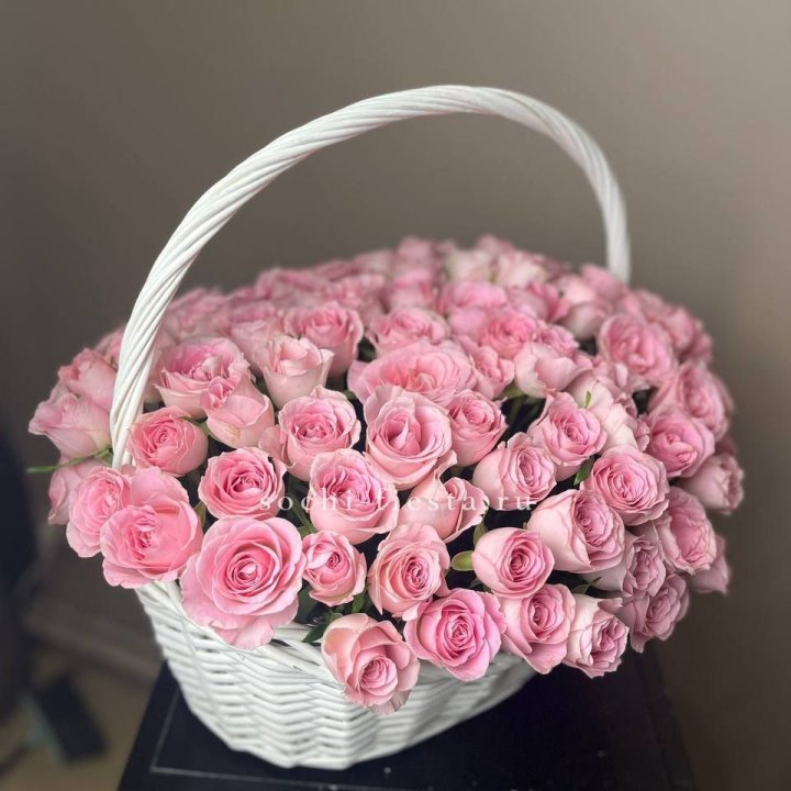 101 розовая роза в корзине в Шахтах