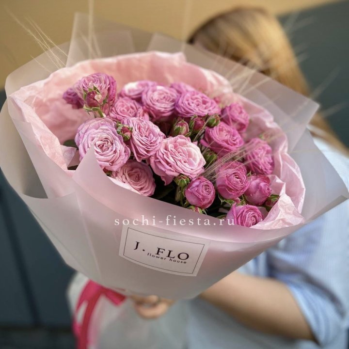 Пионовидные розы Мадам Бомбастик Pink в Шахтах