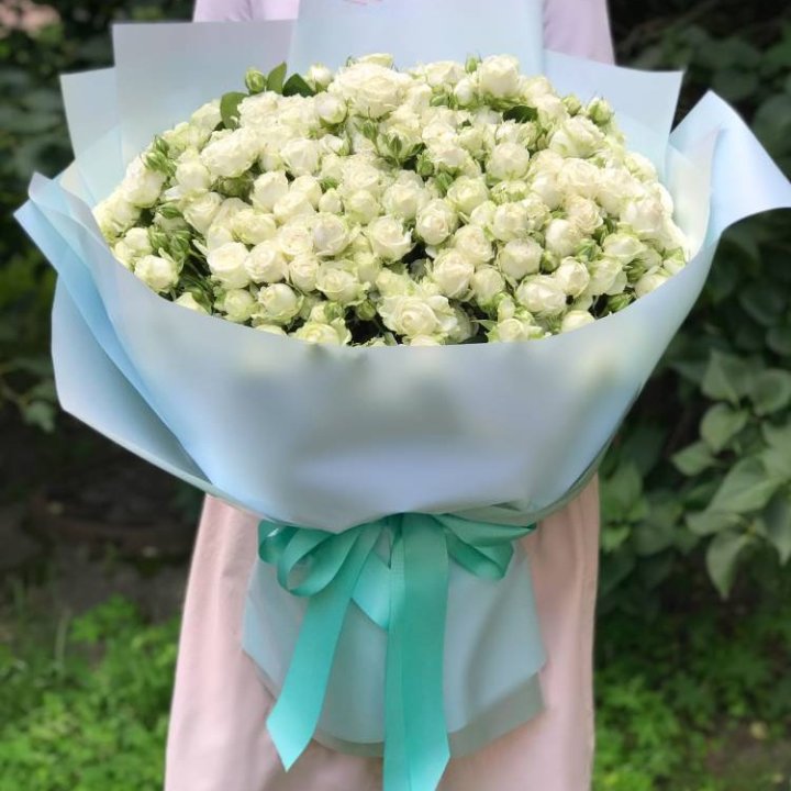 51 белая кустовая роза в Шахтах