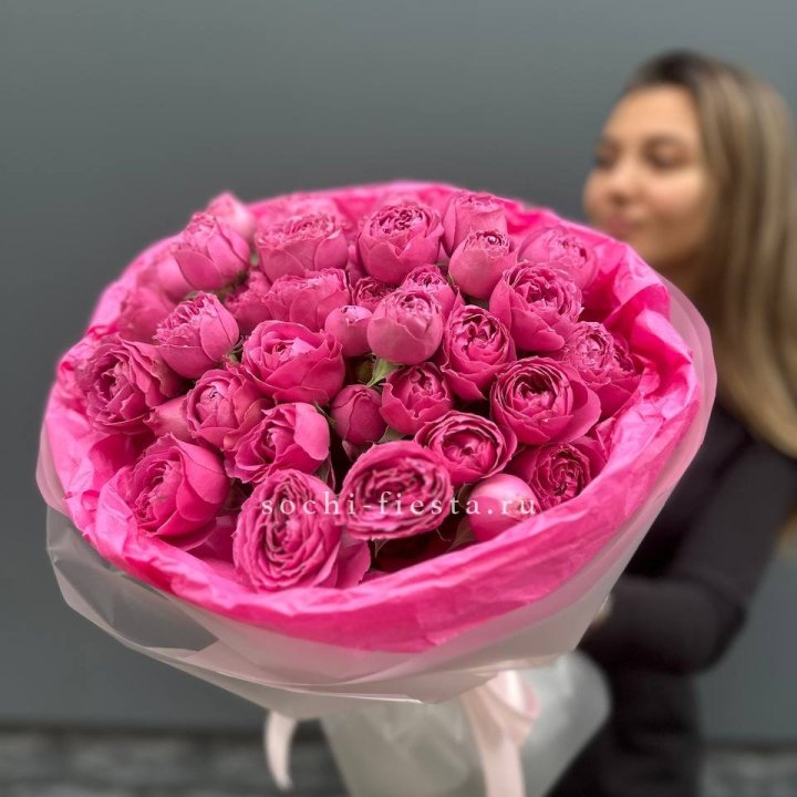 Букет из пионовидных роз  в Шахтах