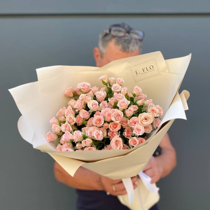 Кустовые розы леди в Шахтах