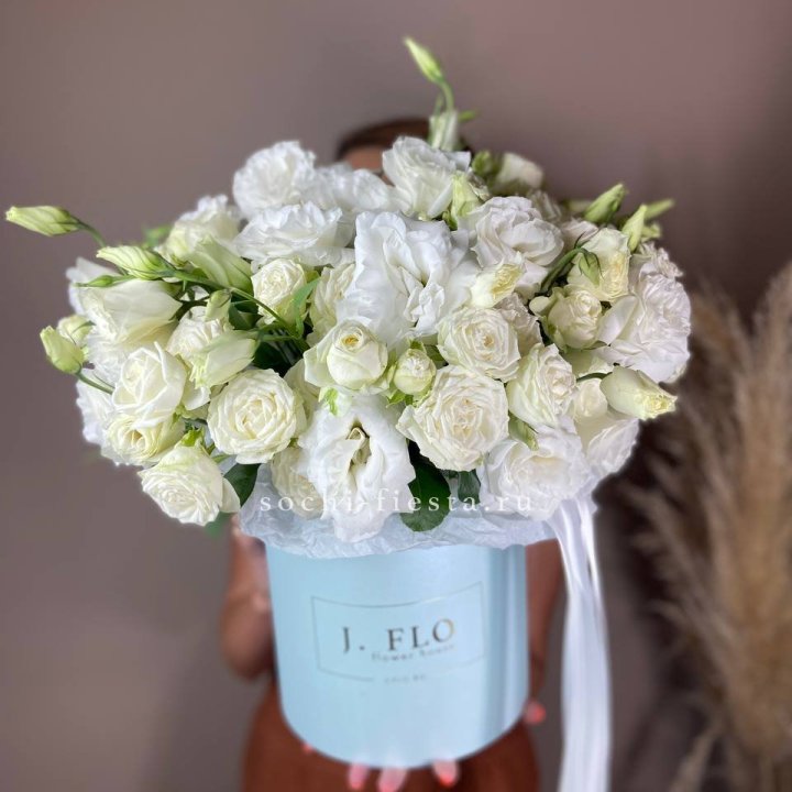 Бокс кустовых роз и эустомы  в Шахтах