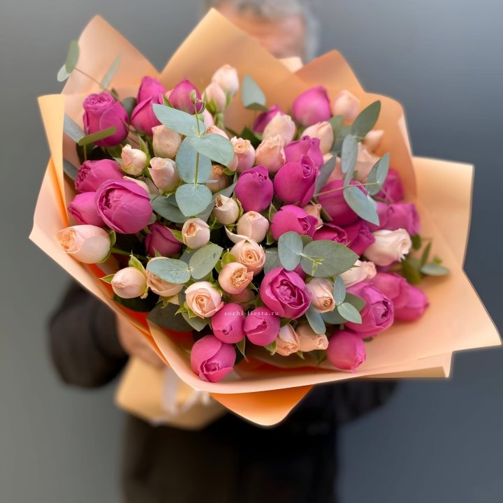 Букет кустовых роз Тендернес в Шахтах