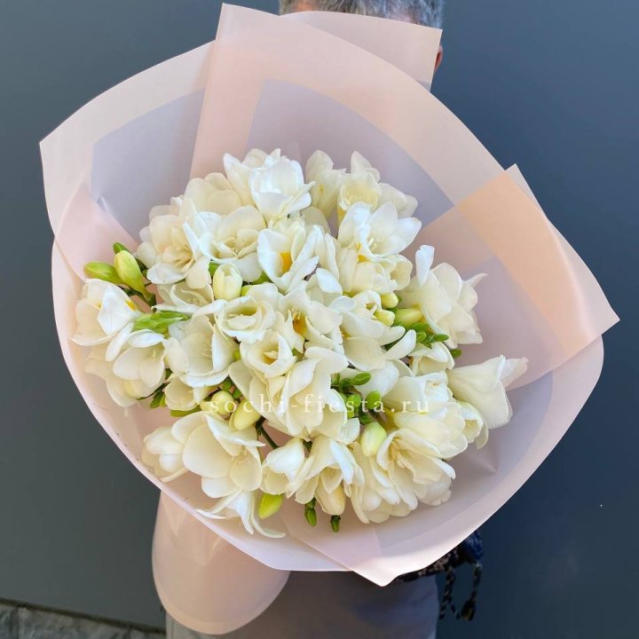 Букет белых фрезий  в Шахтах