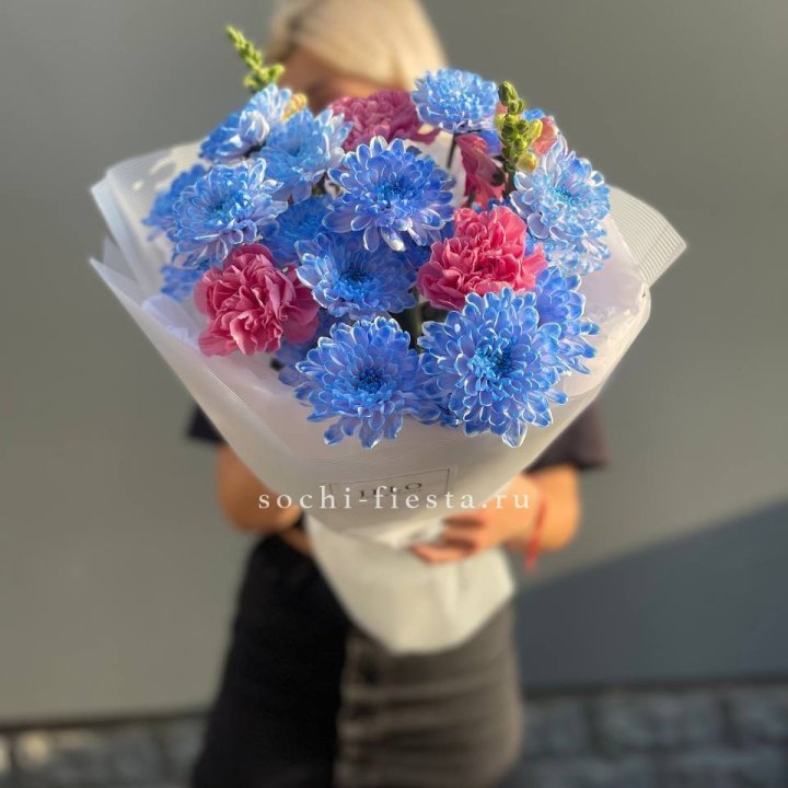 Букет сборный с хризантемой в Шахтах