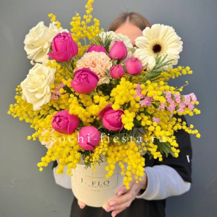 Цветы в боксе "Слобода" в Шахтах