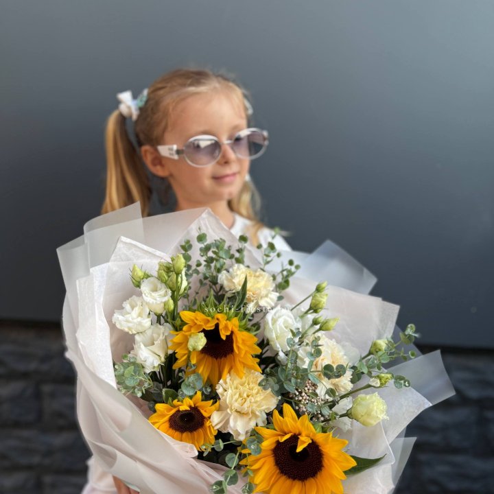  Букет  из стойких цветов с подсолнухами в Шахтах