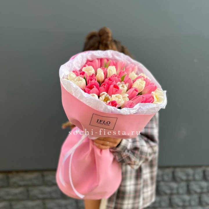 51 бело-розовый тюльпан в Шахтах