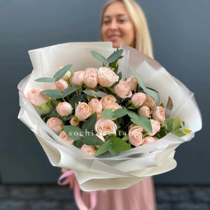 Букет кустовых роз "Фреш" с доставкой в Шахтах