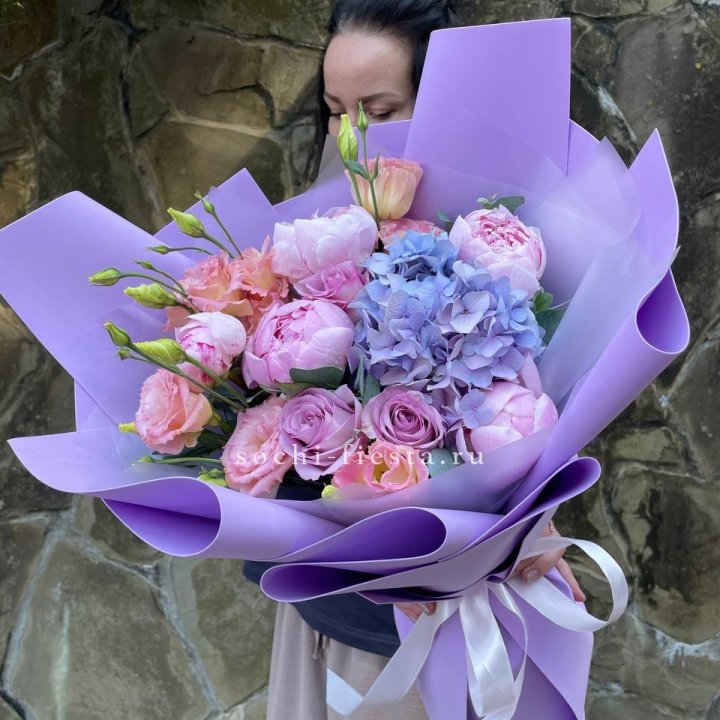 Букет с пионами "Блю логан" в Шахтах