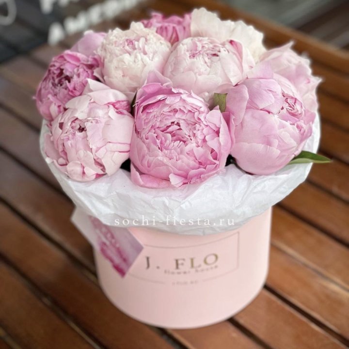 Цилиндр с пионами "Лилу" в Шахтах