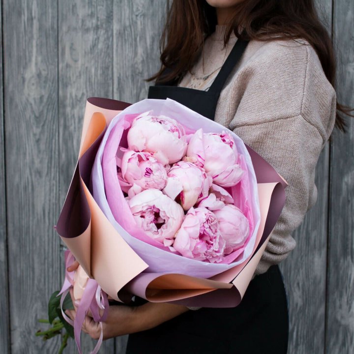 7 зефирных пионов в оформлении в Шахтах