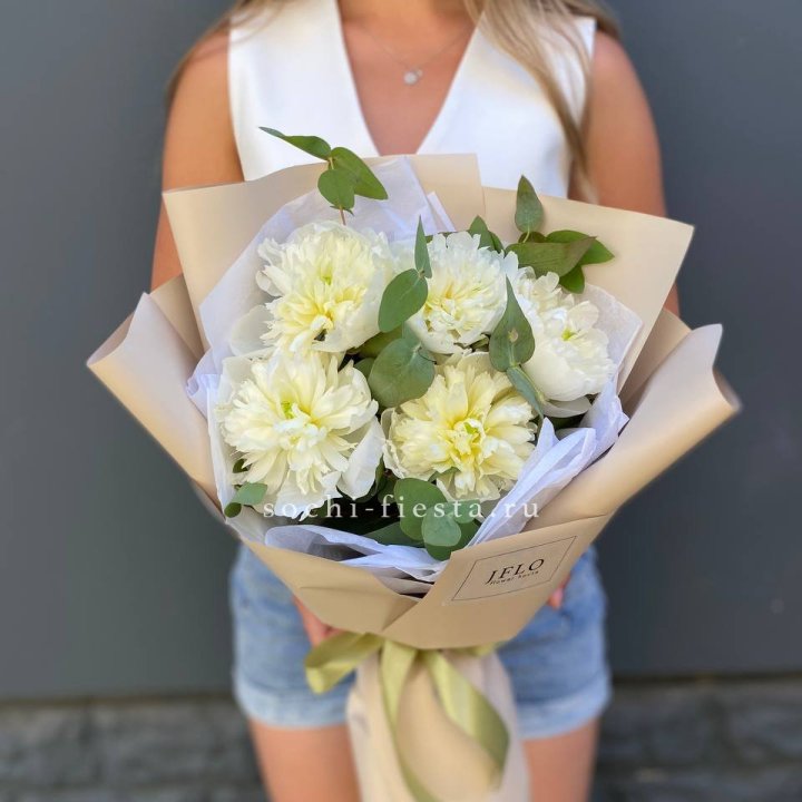  Букет белых пионов в Шахтах