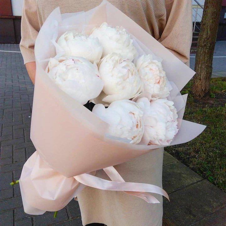 Букет белых пионов в Шахтах