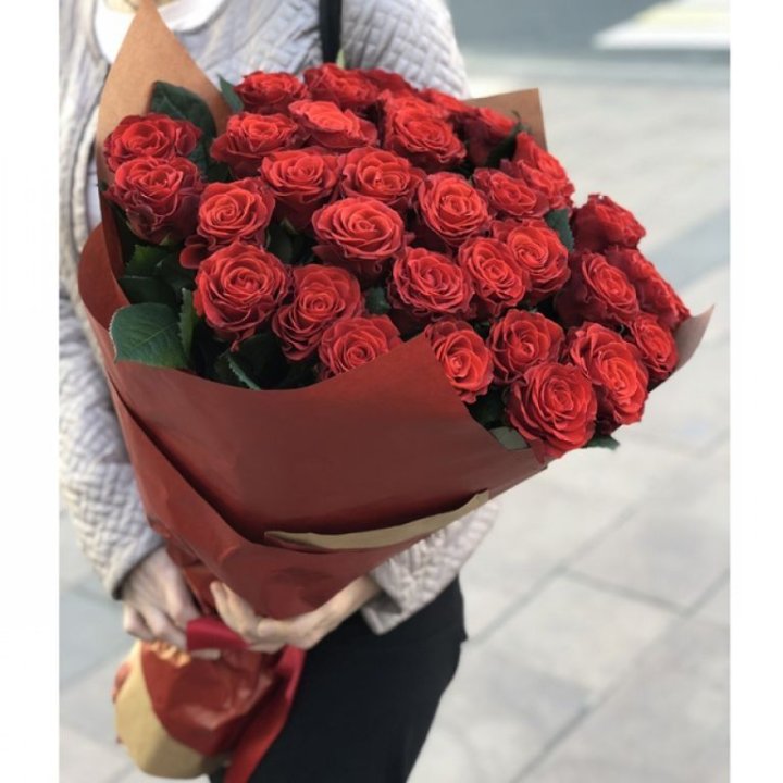 29 высоких роз  в Шахтах