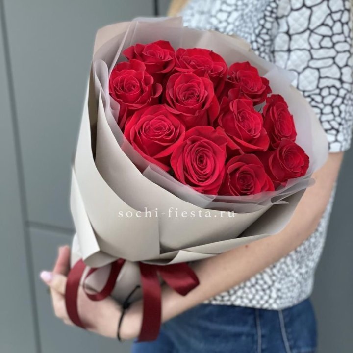 Букет красных роз "Рози" в Шахтах