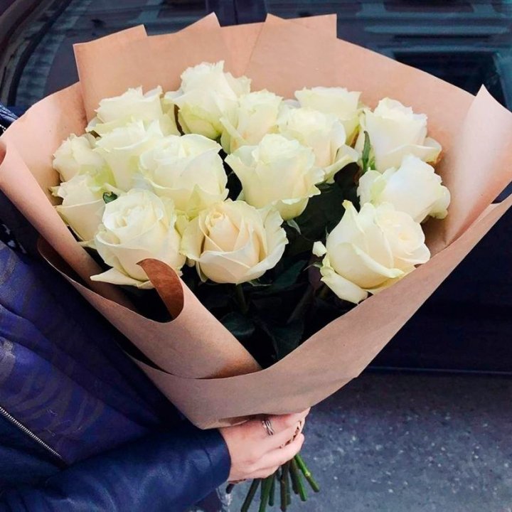15 белых роз "Крафт" в Шахтах