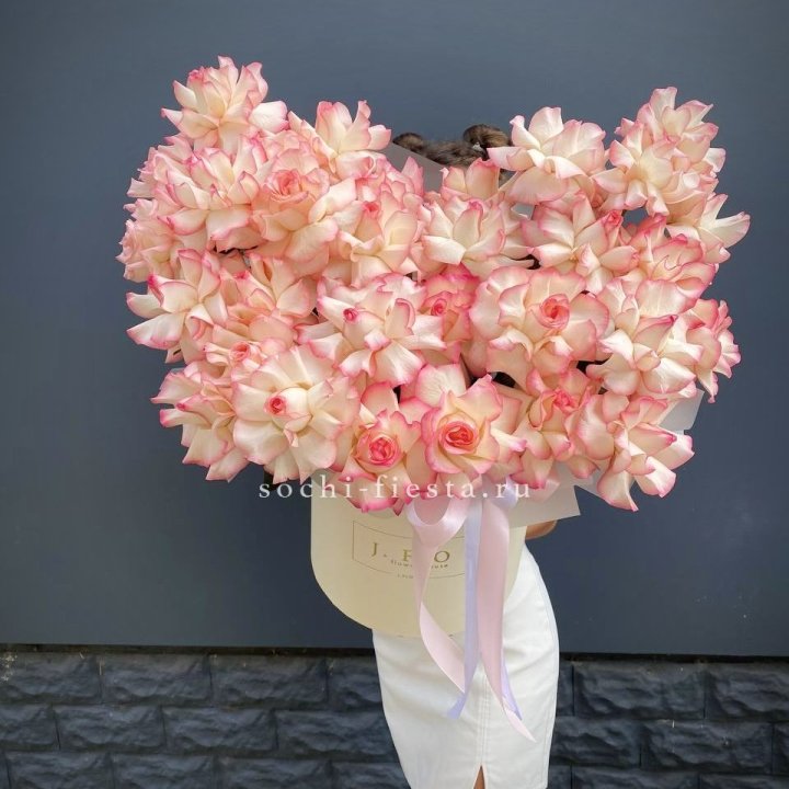 31 французская роза Джумилия в боксе в Шахтах