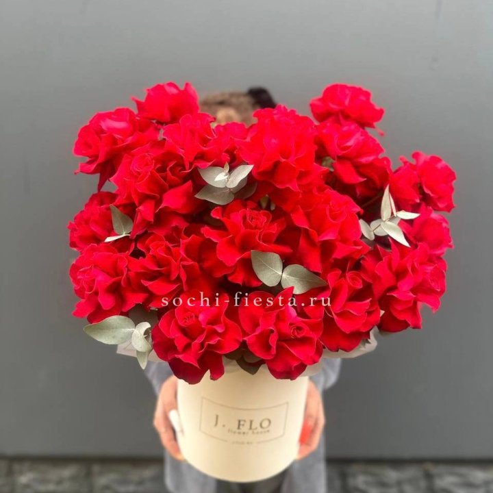 35 Французских роз в боксе в Шахтах