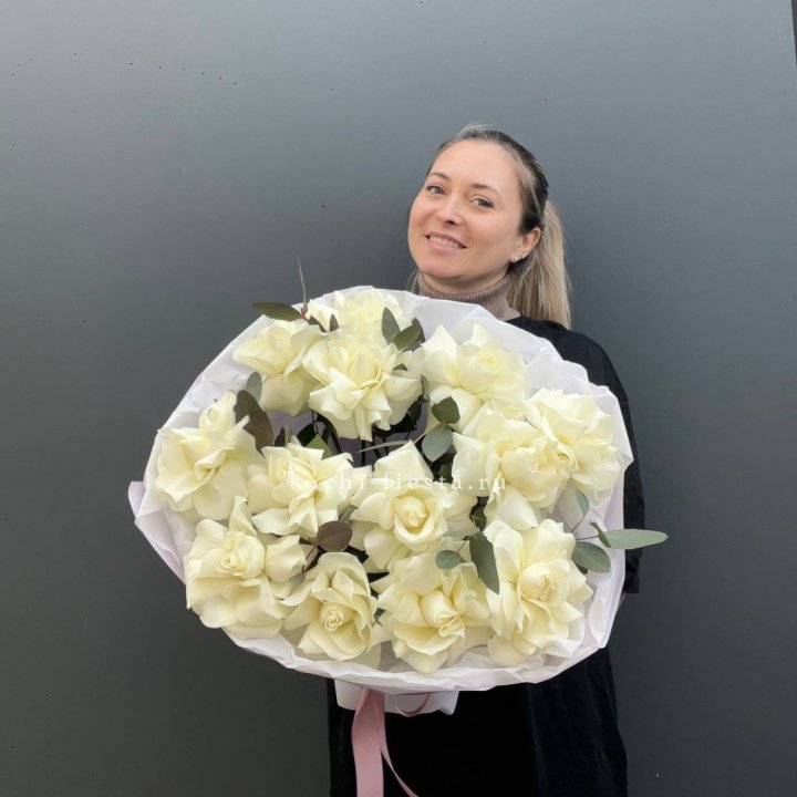 13 Белых французских роз Облако в Шахтах