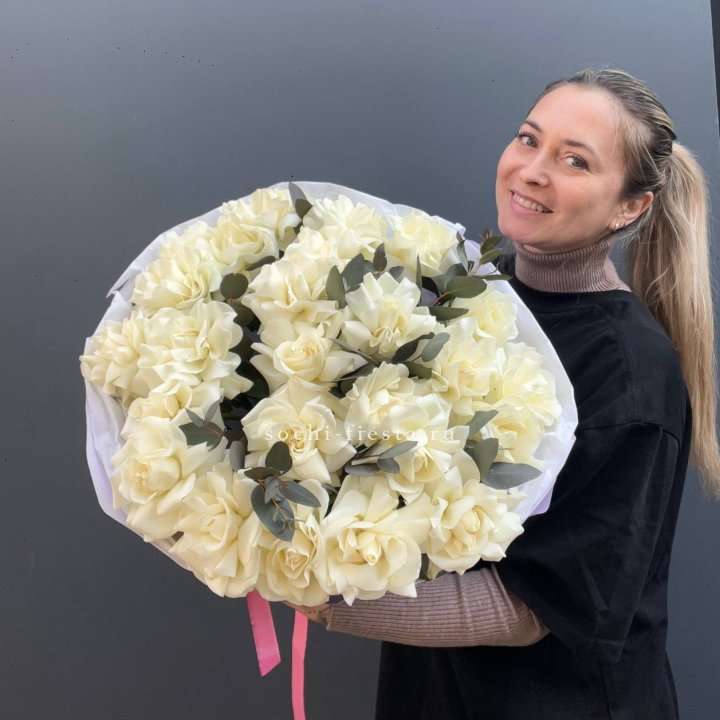 25 Белых французских роз Вайт найс в Шахтах