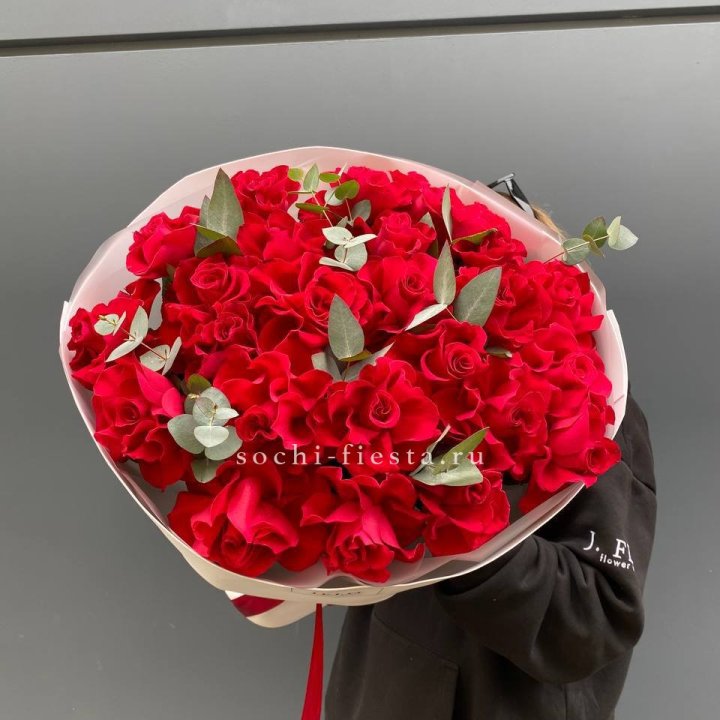 23 Красных французских роз в Шахтах