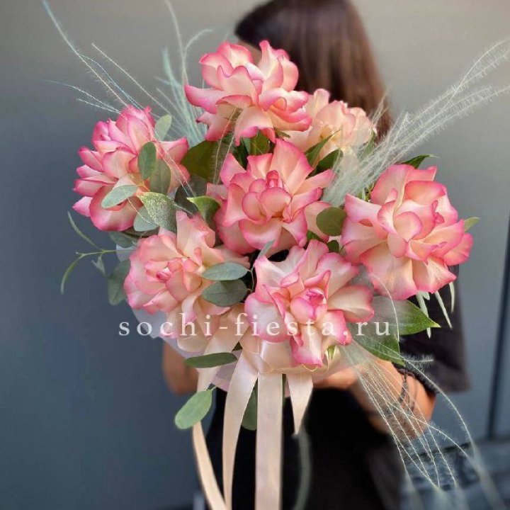 9 Французских роз Джумилия в боксе в Шахтах