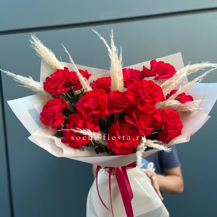 15 Красных французских розы в Шахтах