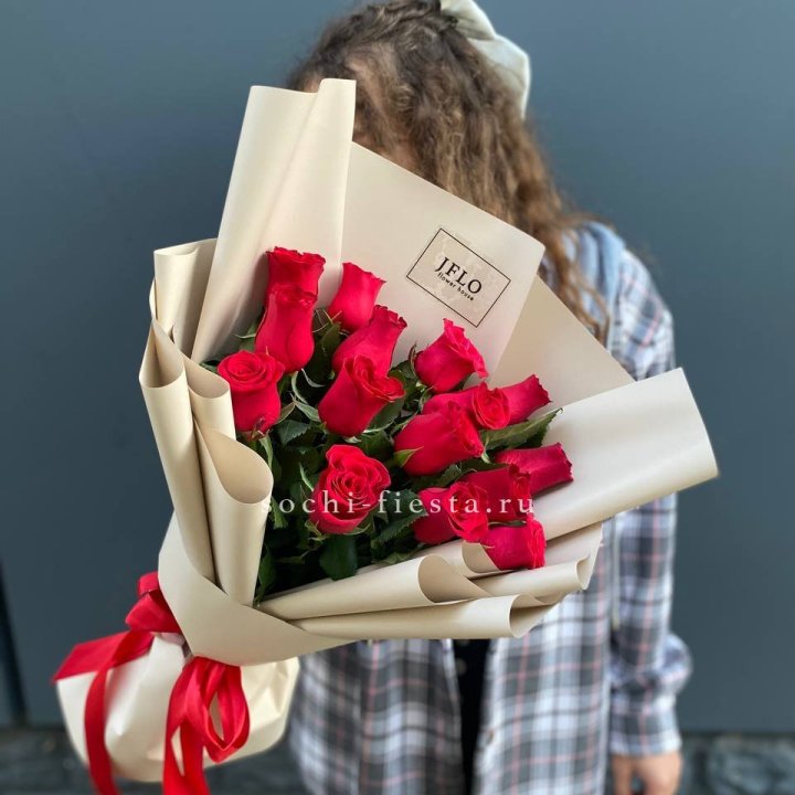 15 красных роз в Шахтах