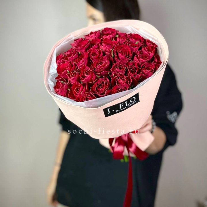 35 кенийских роз в Шахтах