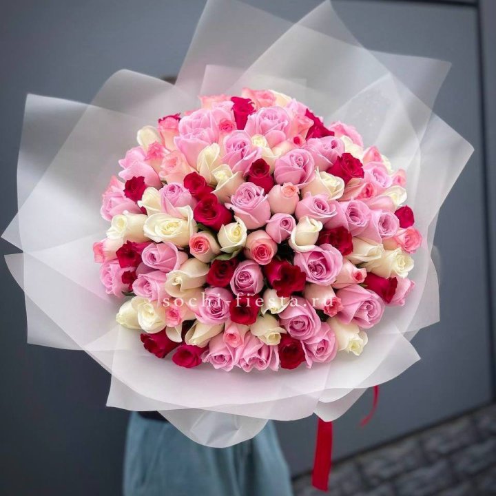 101 разноцветная роза "Карусель" в Шахтах