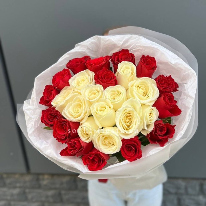 27 роз микс в Шахтах