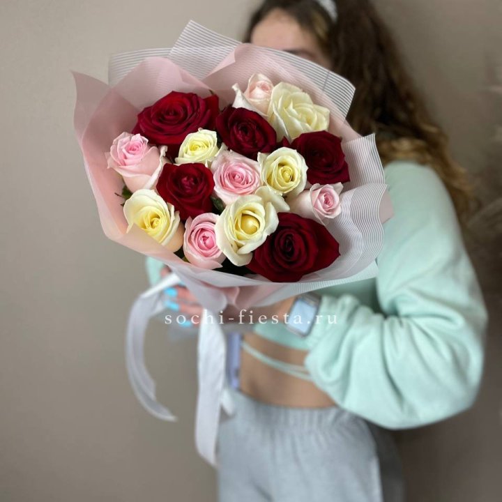 15 роз "Карусель" в Шахтах