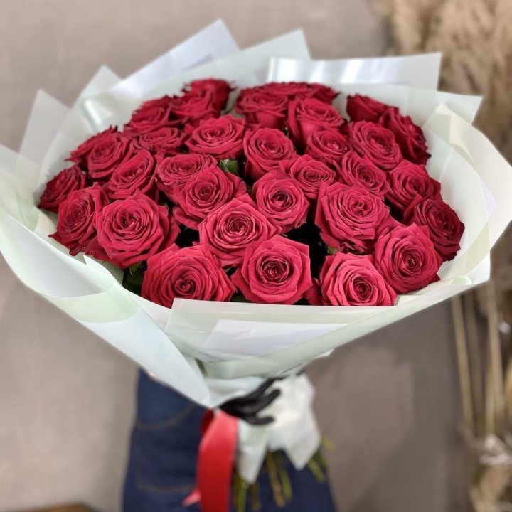 37 красных роз в Шахтах