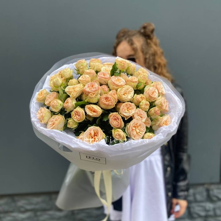 15 пионовидных роз в Шахтах