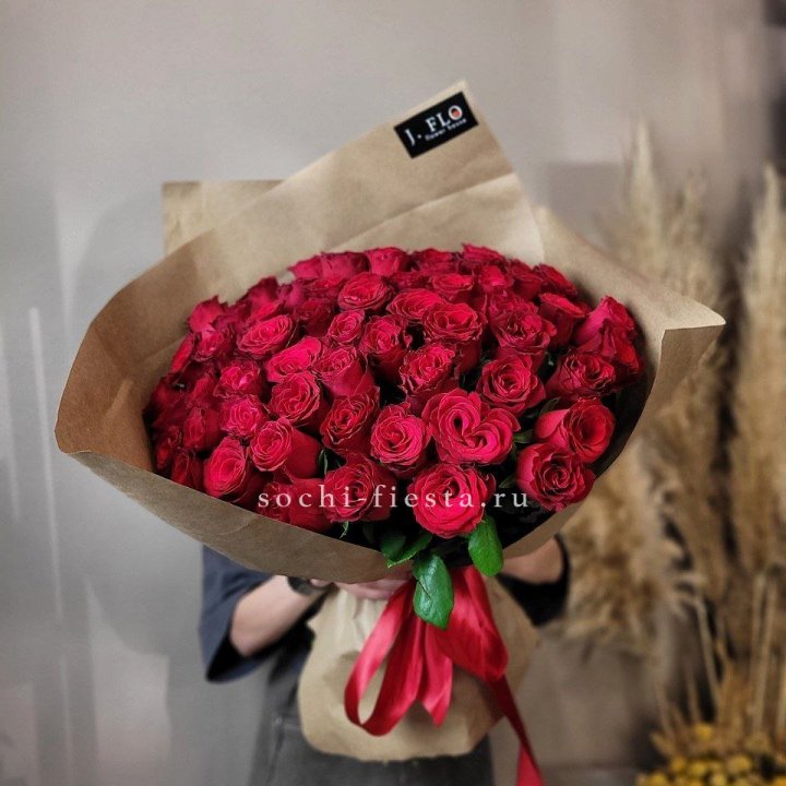 63 красных роз вайт в Шахтах