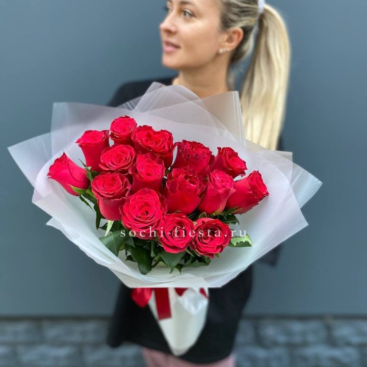 Букет из 15 красных роз  в Шахтах