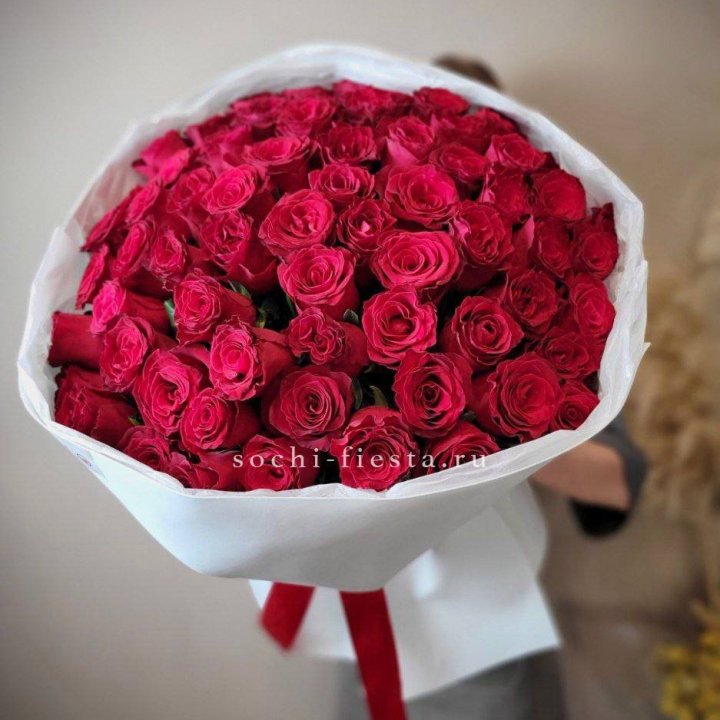 65 красных роз вайт в Шахтах