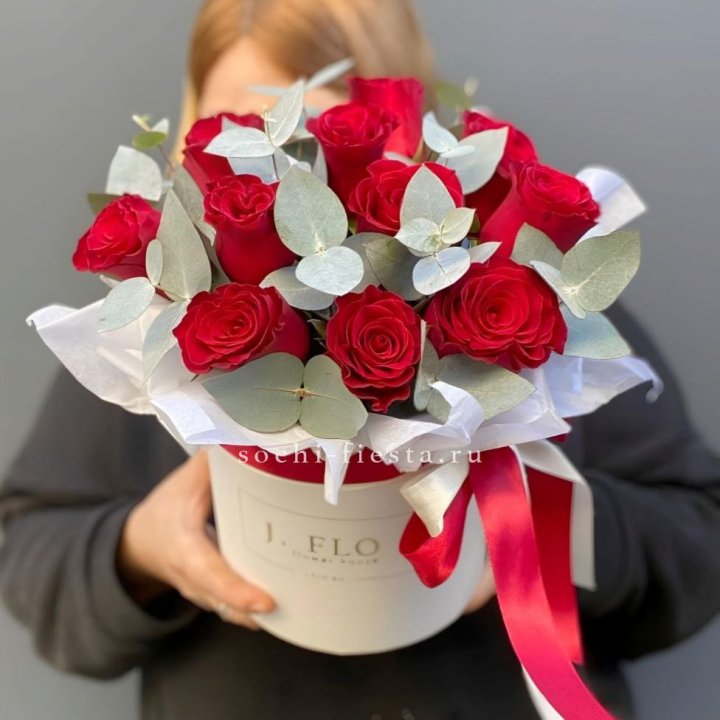 11 роз в шляпной коробке в Шахтах