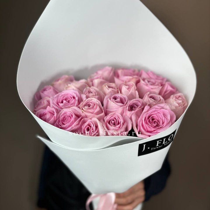 25 розовых роз в Шахтах