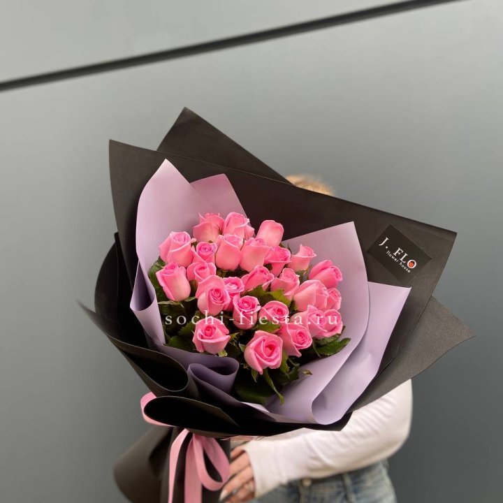 19 розовых роз  в Шахтах