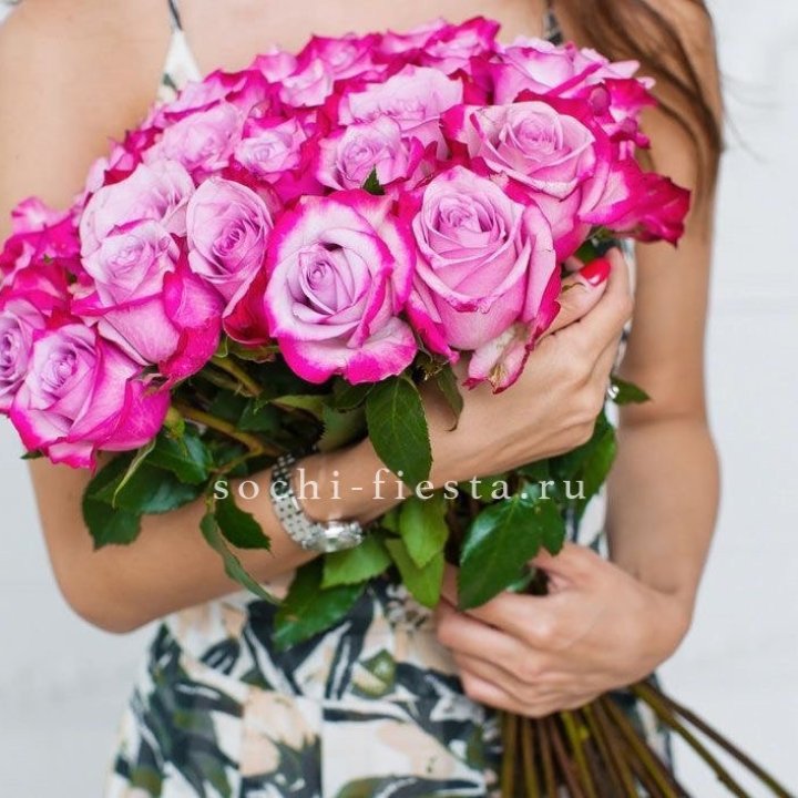 Букет высоких роз Ди перпел в Шахтах