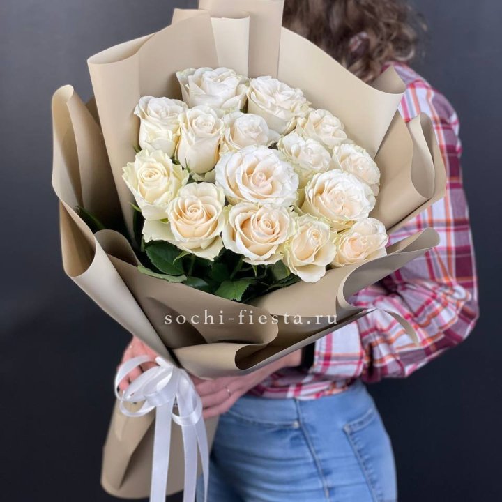 15 белых роз кофе в Шахтах