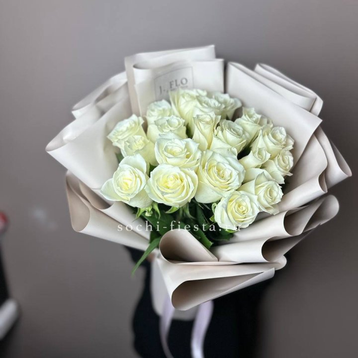 19 белых роз  в Шахтах