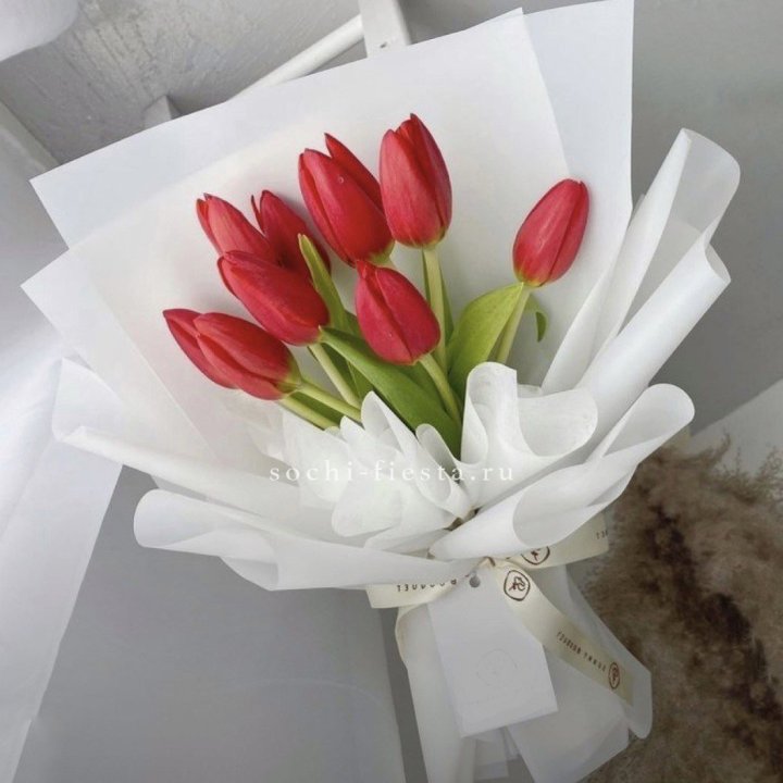 Букет красных тюльпанов в Шахтах
