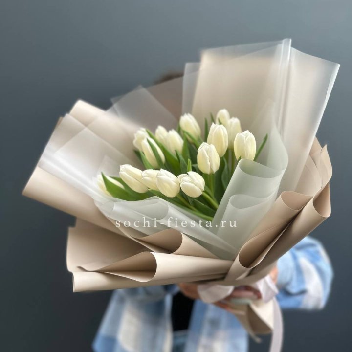 Букет из 15 белых тюльпанов в Шахтах