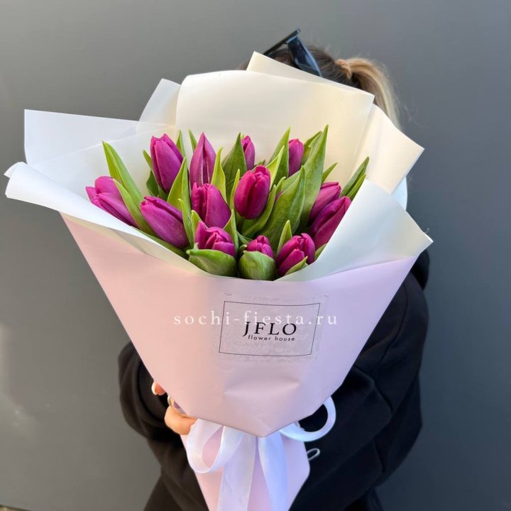 15 пурпурных тюльпанов в Шахтах