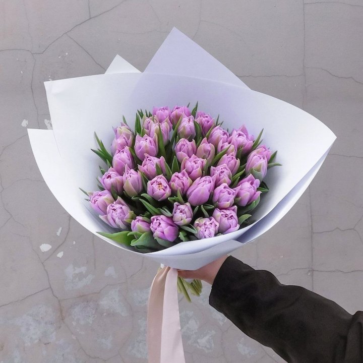 35 сиреневых тюльпанов в Шахтах