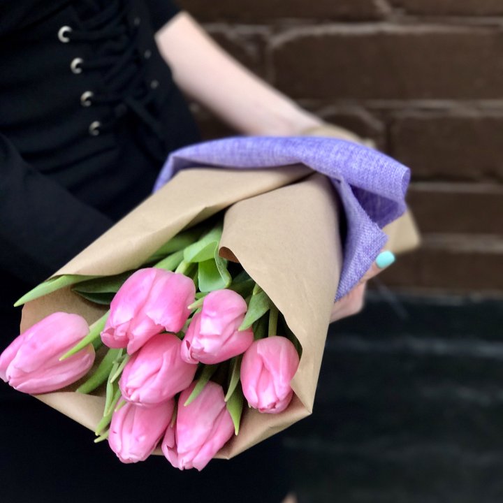 Букет розовых тюльпанов в Шахтах